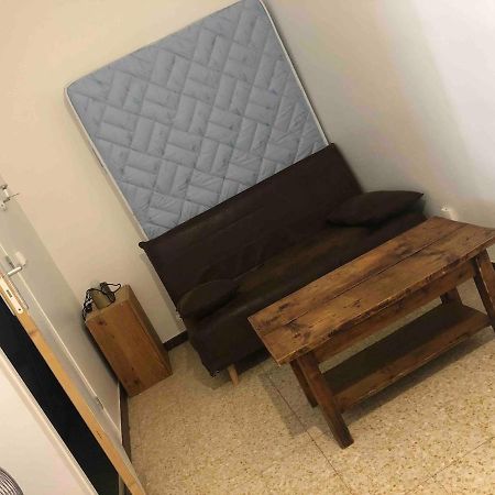 Appartement ARLES FOURQUES Studio équipé Extérieur photo
